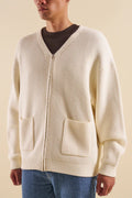 Schwerer Strickcardigan
